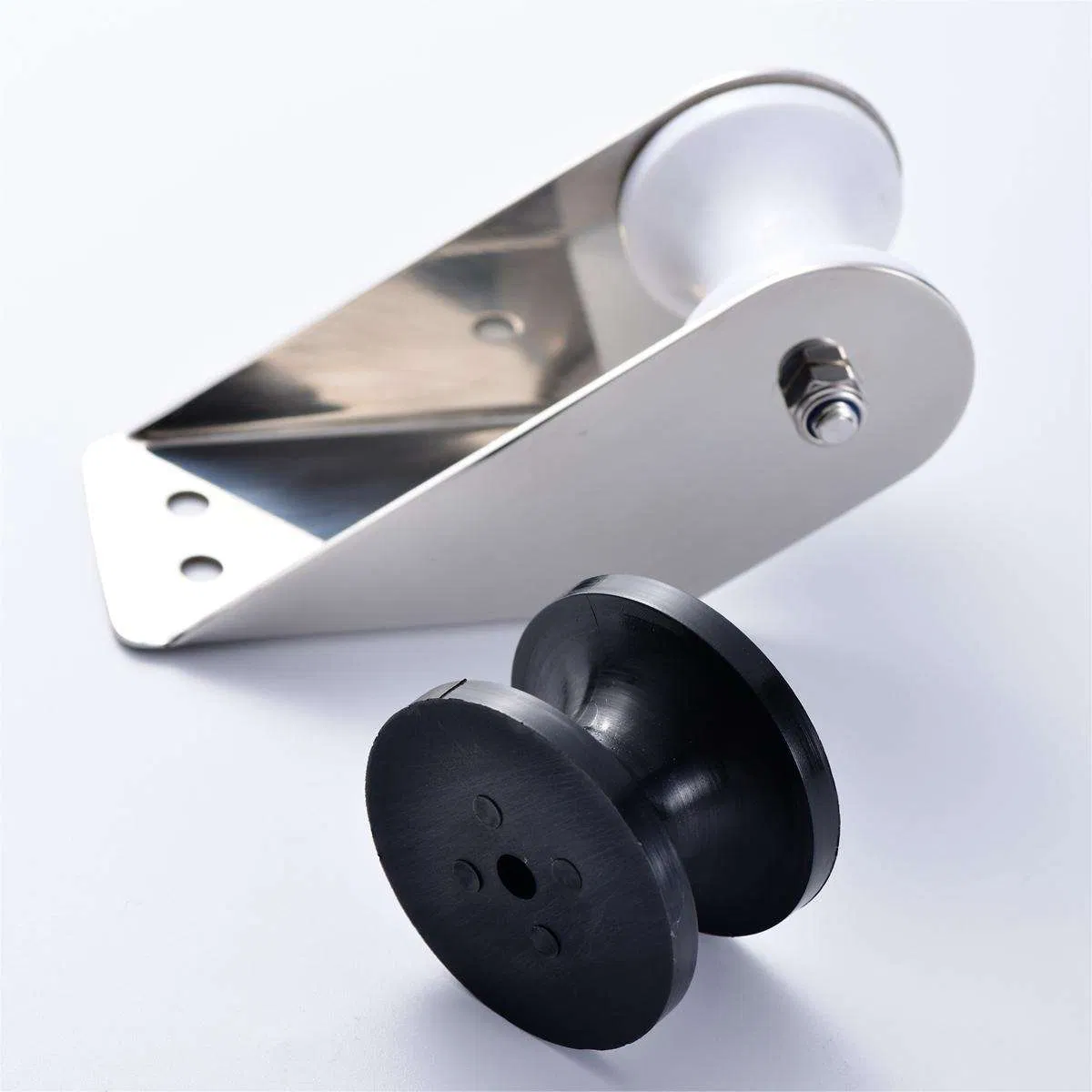 Heavy Duty Casted Bow Anchor Roller detail 5